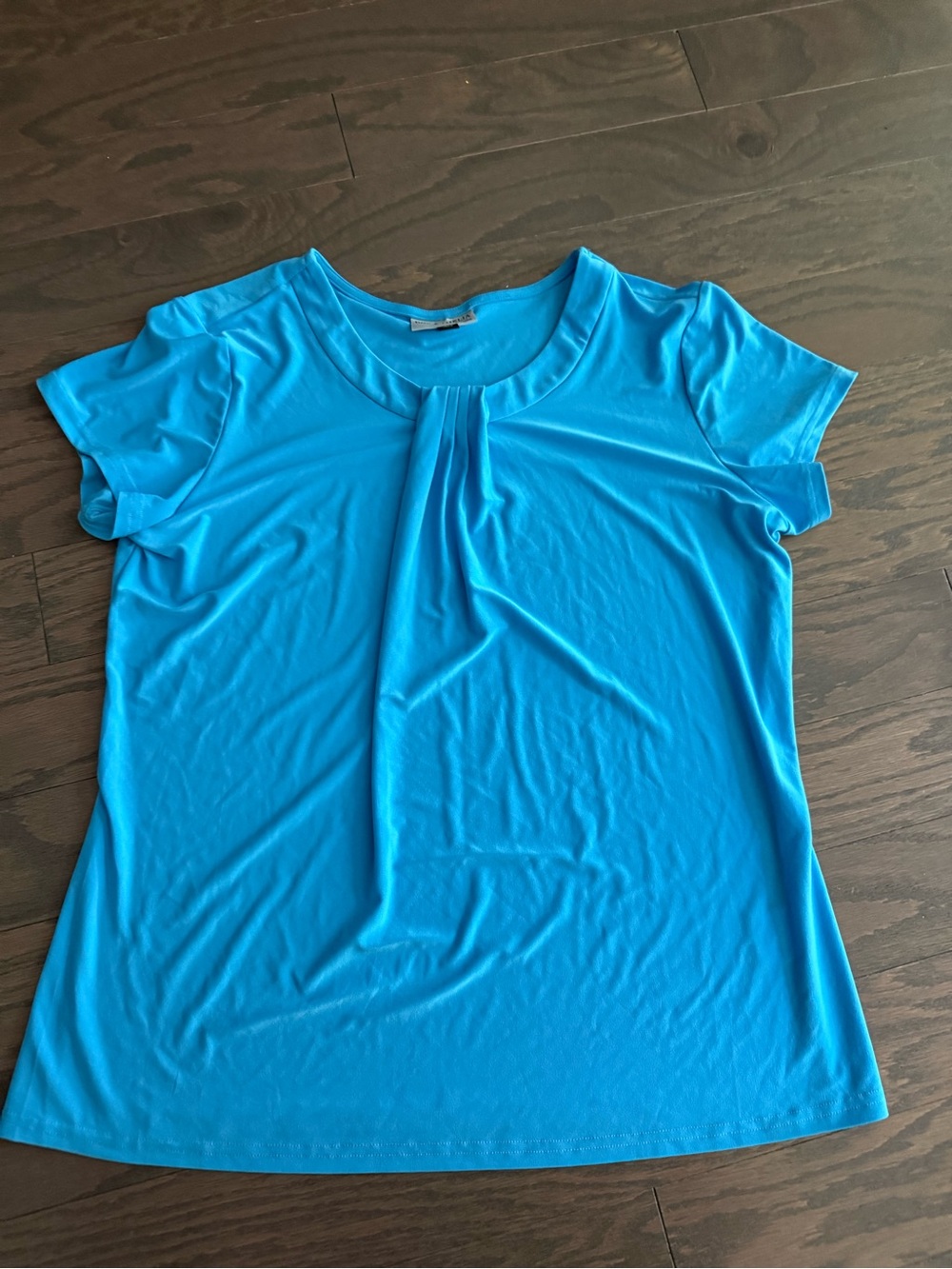 Women's Short-Sleeve blue shirt size medium Doc & Amelia work casual top